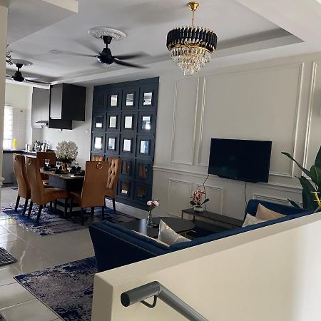 Cheerfull3 Bedroom Townhouse Terrace Kampung Dengkil Bagian luar foto