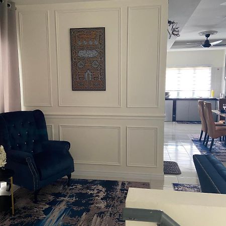 Cheerfull3 Bedroom Townhouse Terrace Kampung Dengkil Bagian luar foto